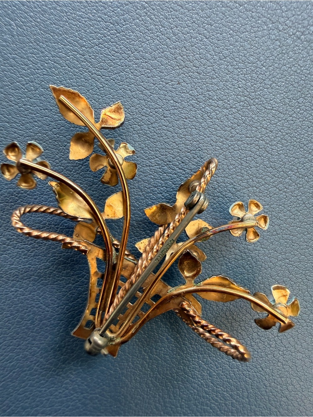 Vintage 1960s Krementz Collector’s Forget-Me-Not Brooch & Earrings Set - Picture 9 of 14